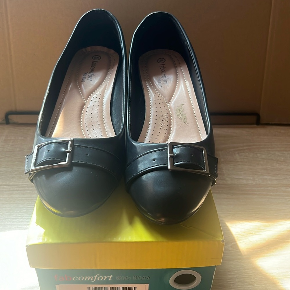Fab Comfort WW Size 9 Black shoe new never worn